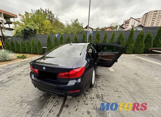 2017' BMW 5 Series photo #3