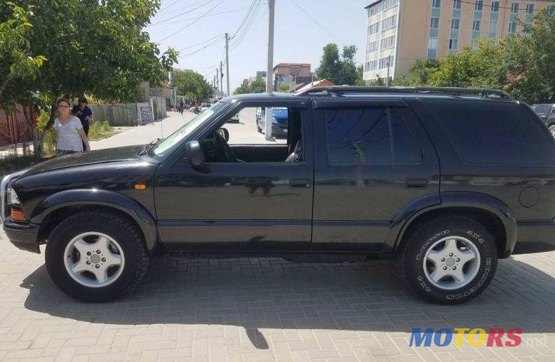 1999' Chevrolet Blazer photo #1