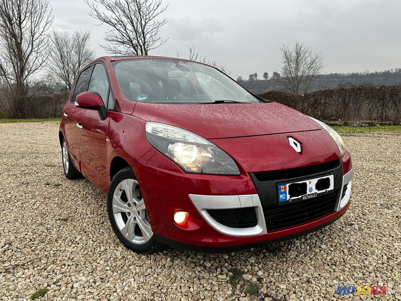 2011' Renault Scenic photo #2