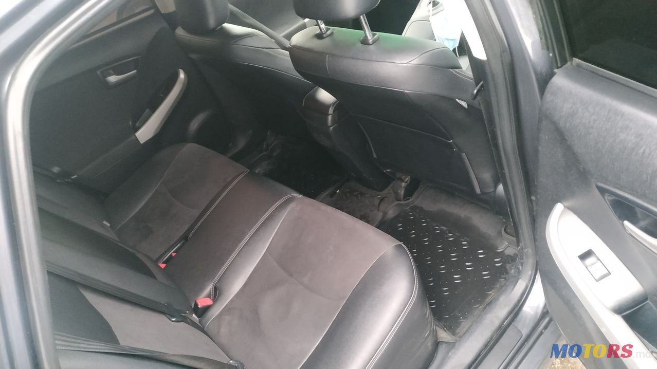 2013' Toyota Prius photo #3