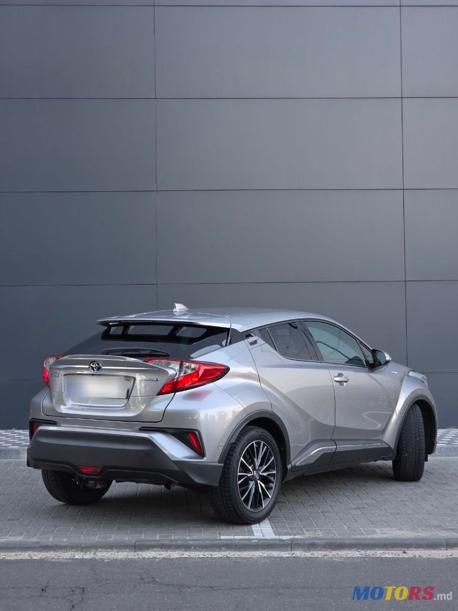 2016' Toyota C-HR photo #3