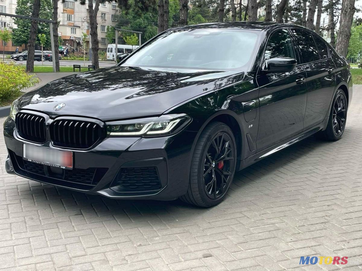 2021' BMW 5 Series photo #2