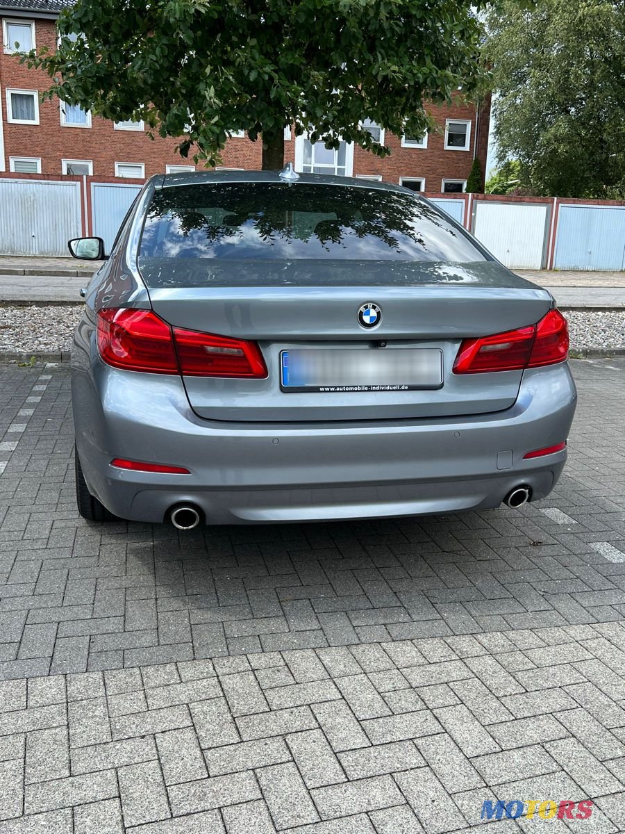 2017' BMW 5 Series photo #2