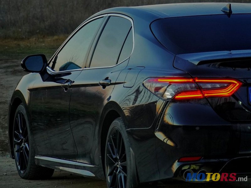 2020' Toyota Camry photo #3