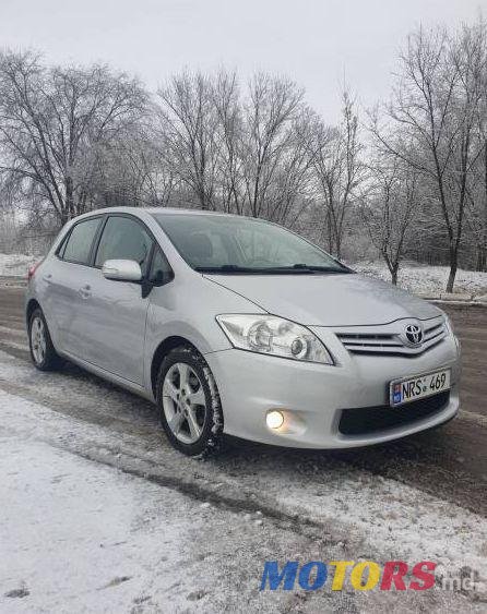 2011' Toyota Auris photo #1