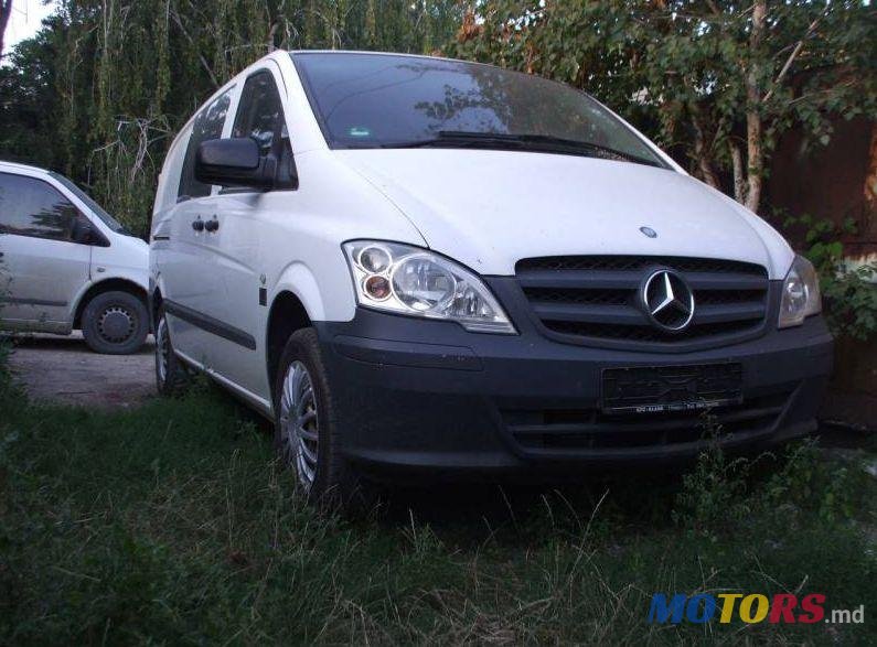 2011' Mercedes-Benz Viano photo #1