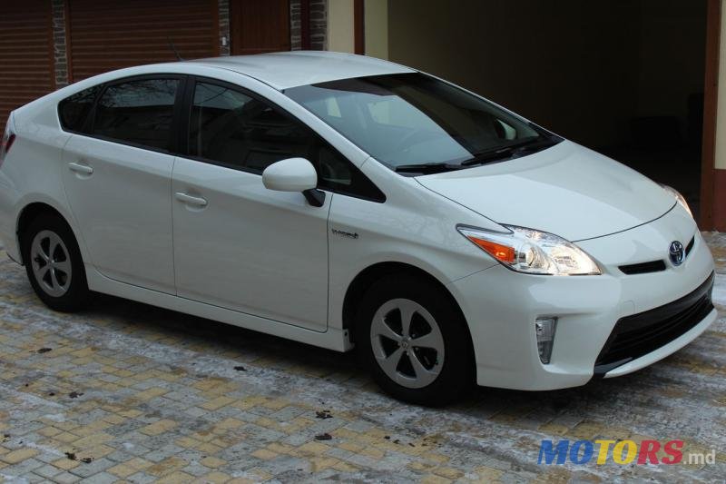 2012' Toyota Prius photo #2