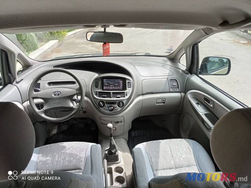 2001' Toyota Previa photo #6
