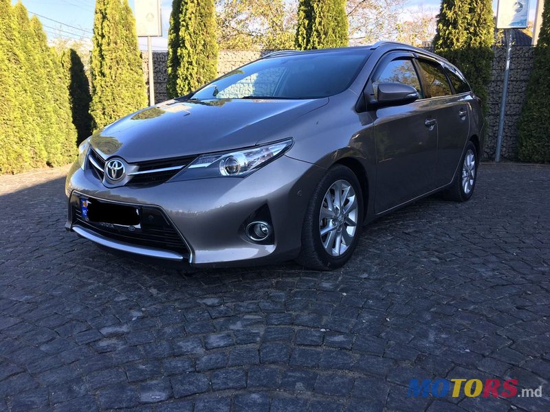 2014' Toyota Auris photo #1