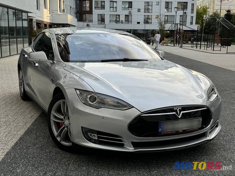 2015' Tesla Model S photo #2