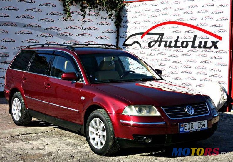 2004' Volkswagen Passat photo #1