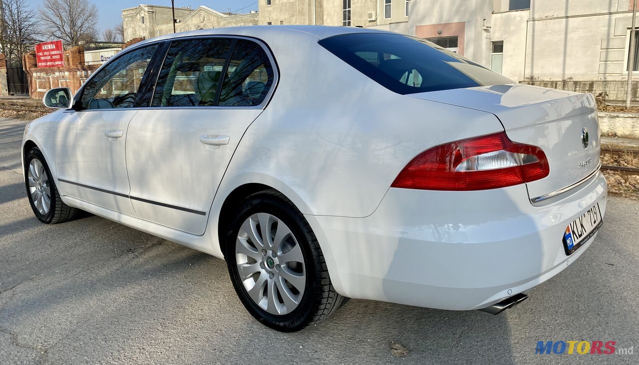 2011' Skoda Superb photo #2