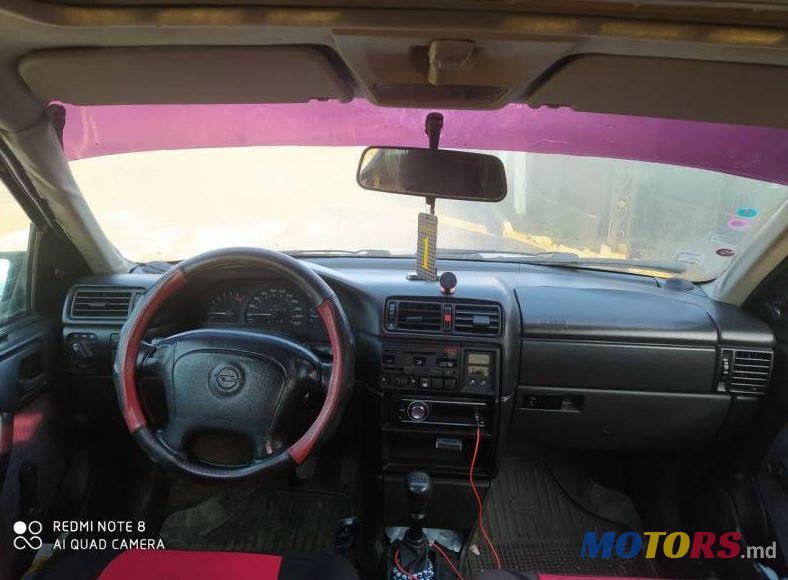 1995' Opel Vectra photo #1