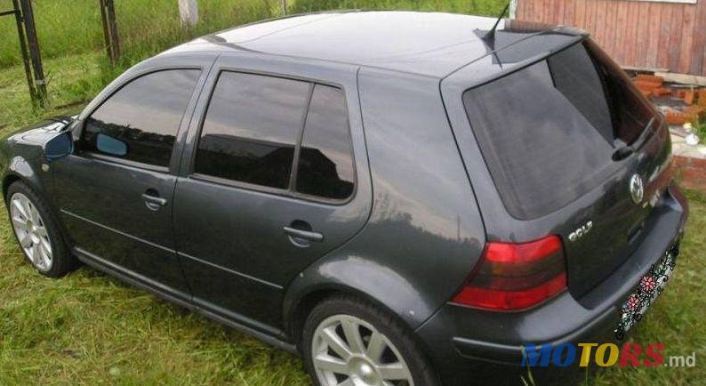 2001' Volkswagen Golf photo #1