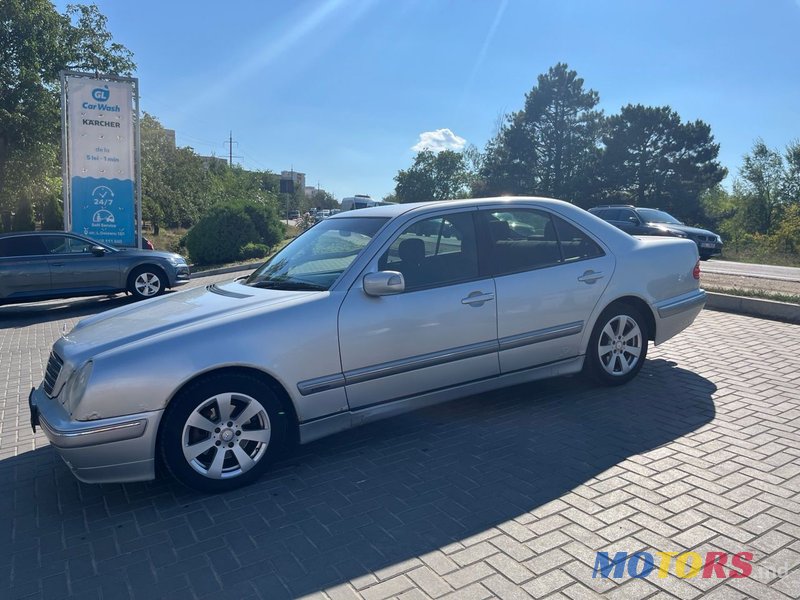 2001' Mercedes-Benz E-Class photo #5