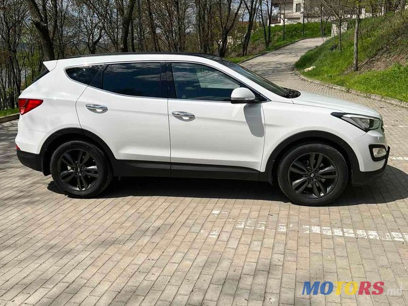 2015' Hyundai Santa Fe photo #2