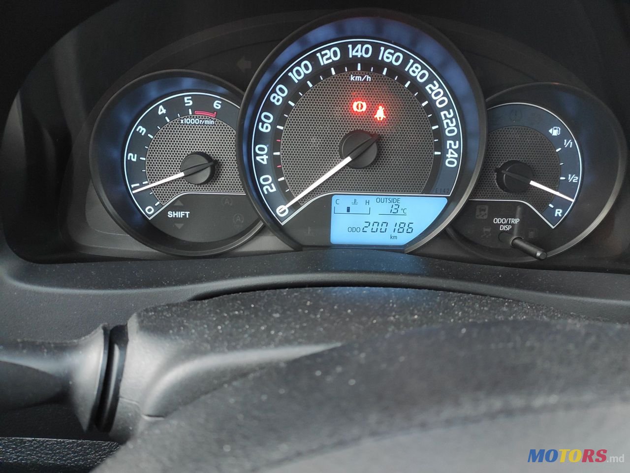 2015' Toyota Auris photo #3