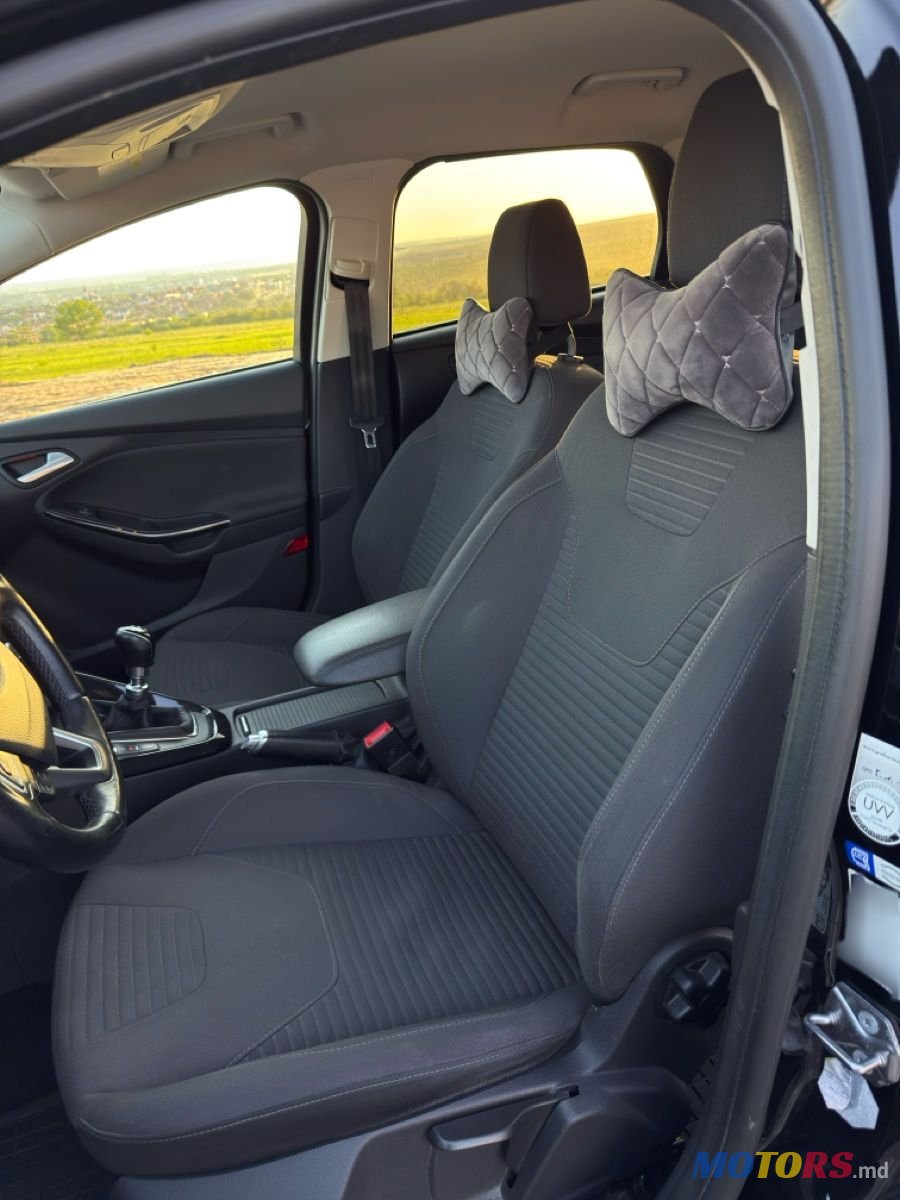2016' Ford Focus photo #6