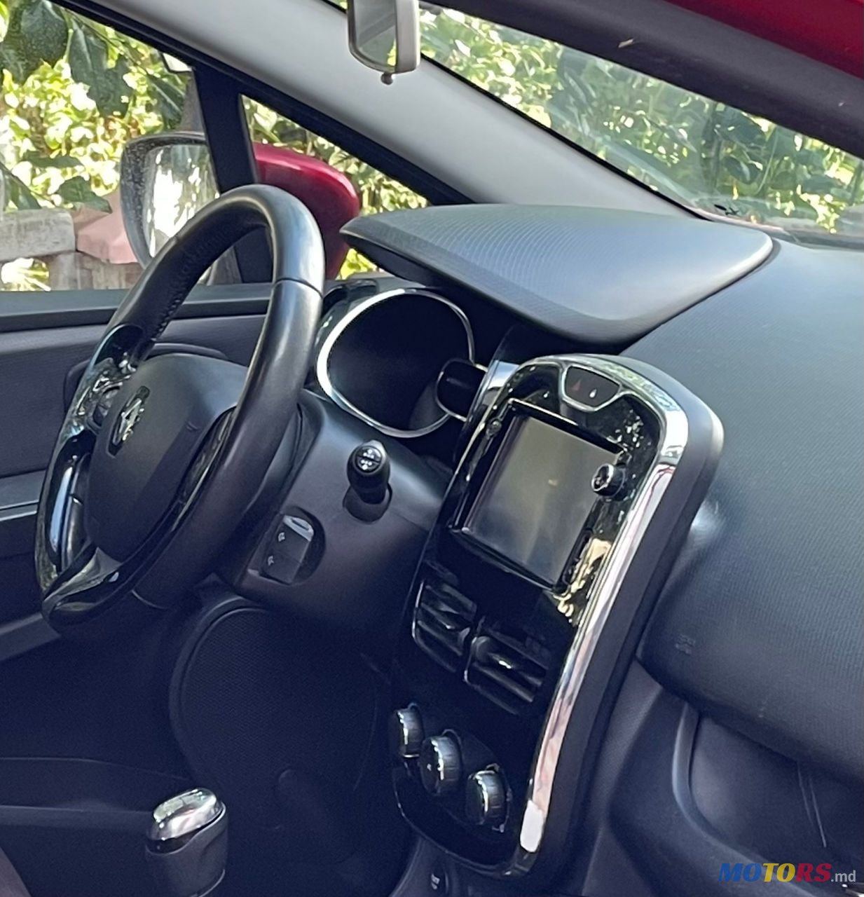 2013' Renault Clio photo #3