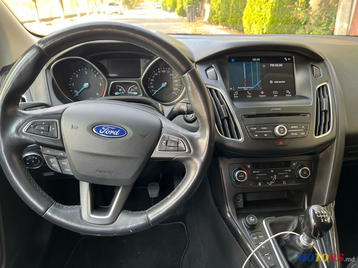 2017' Ford Focus photo #6