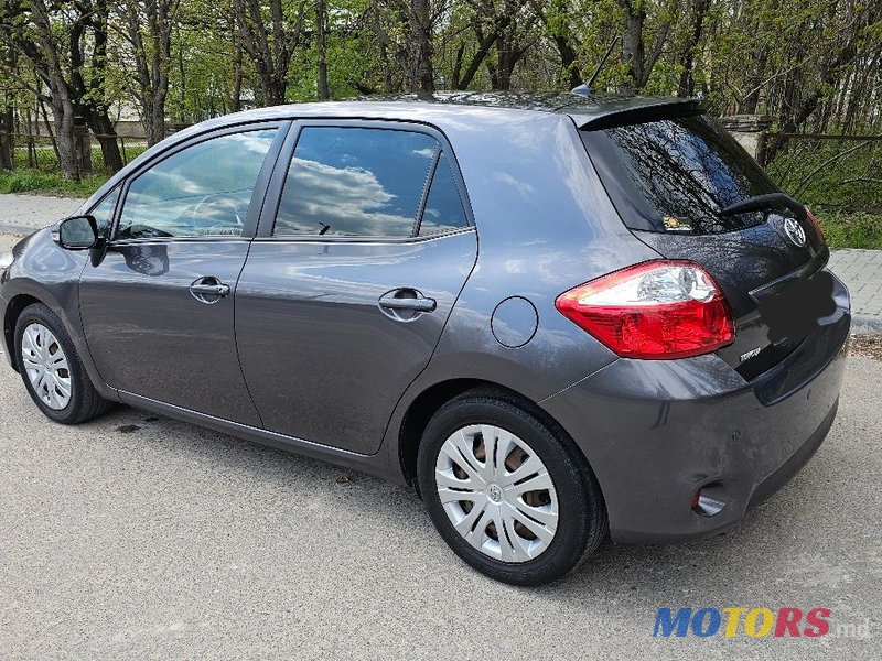 2010' Toyota Auris photo #3