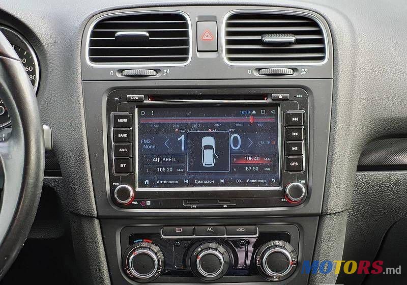 2009' Volkswagen Golf photo #6