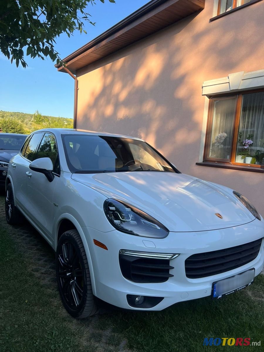 2017' Porsche Cayenne photo #1