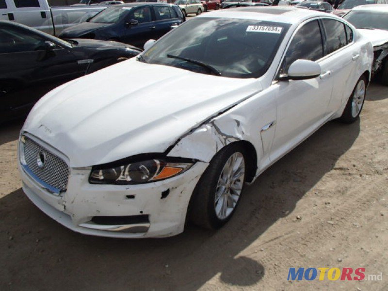 2013' Jaguar XF photo #6