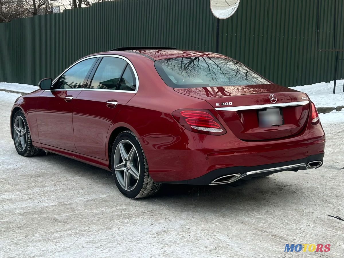 2017' Mercedes-Benz E-Class photo #2