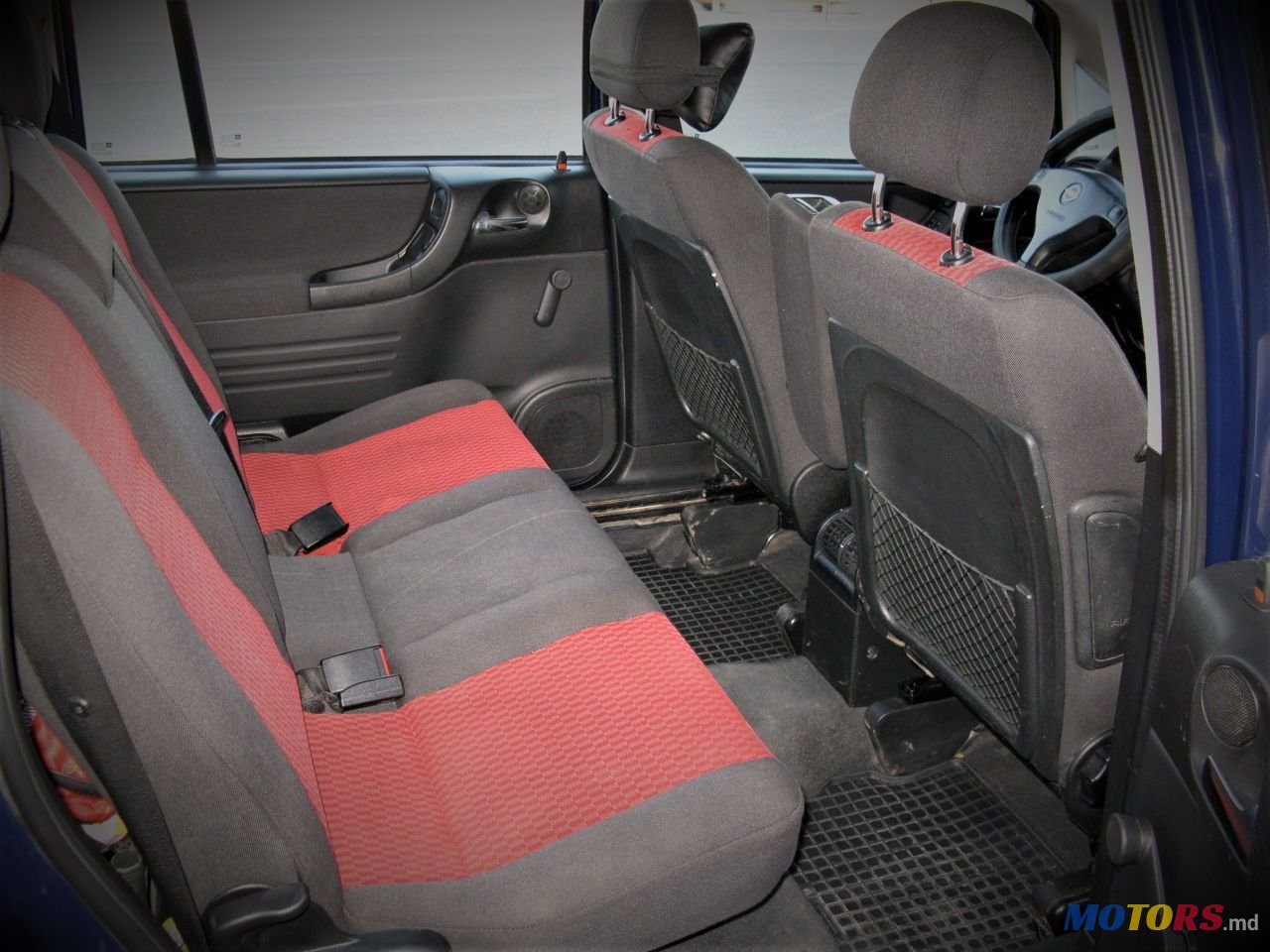 2005' Opel Zafira photo #5