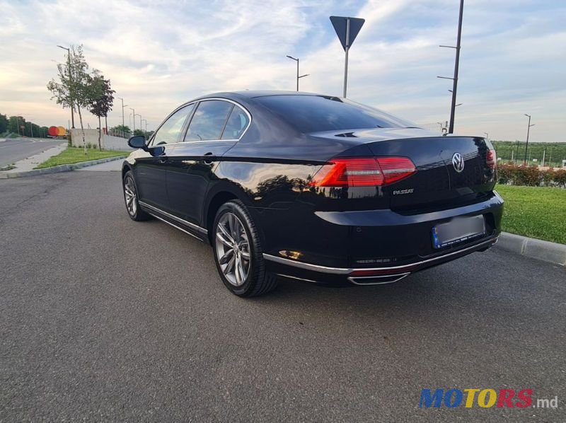 2018' Volkswagen Passat photo #4