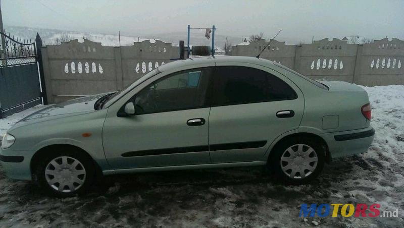 2001' Nissan Almera photo #1