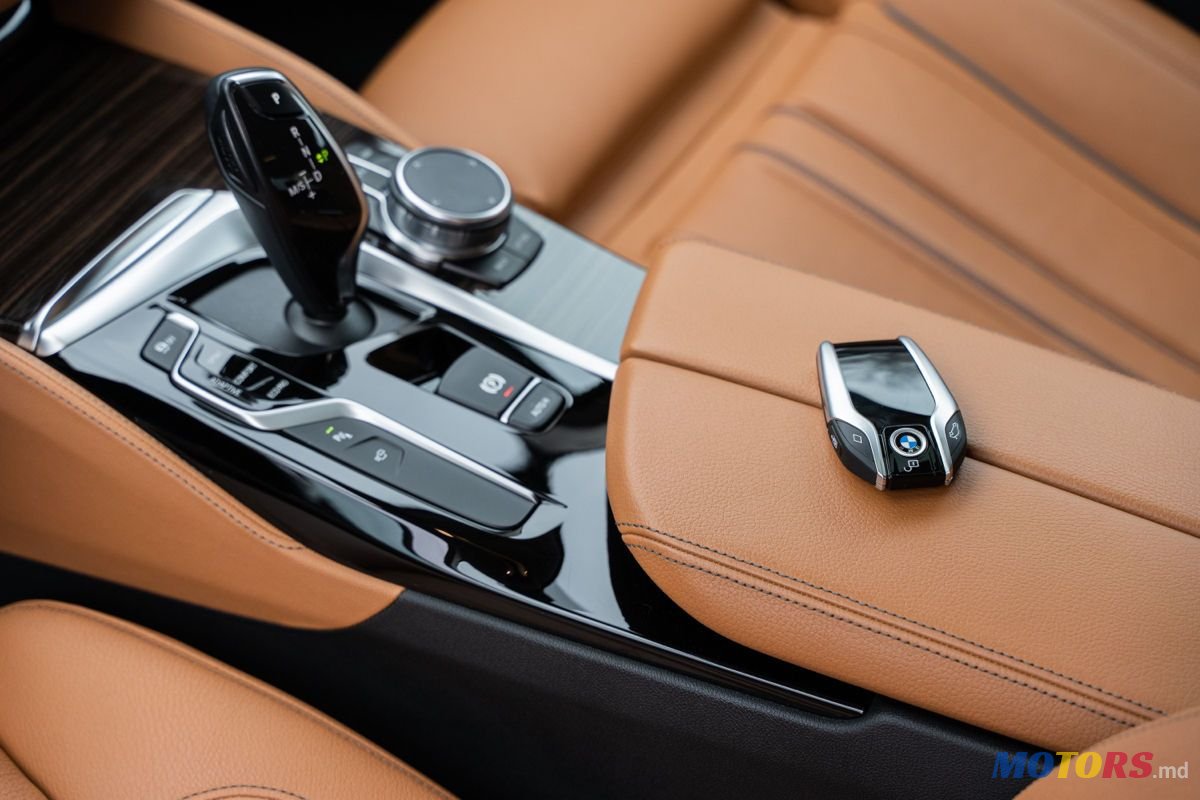 2018' BMW 5 Series photo #6