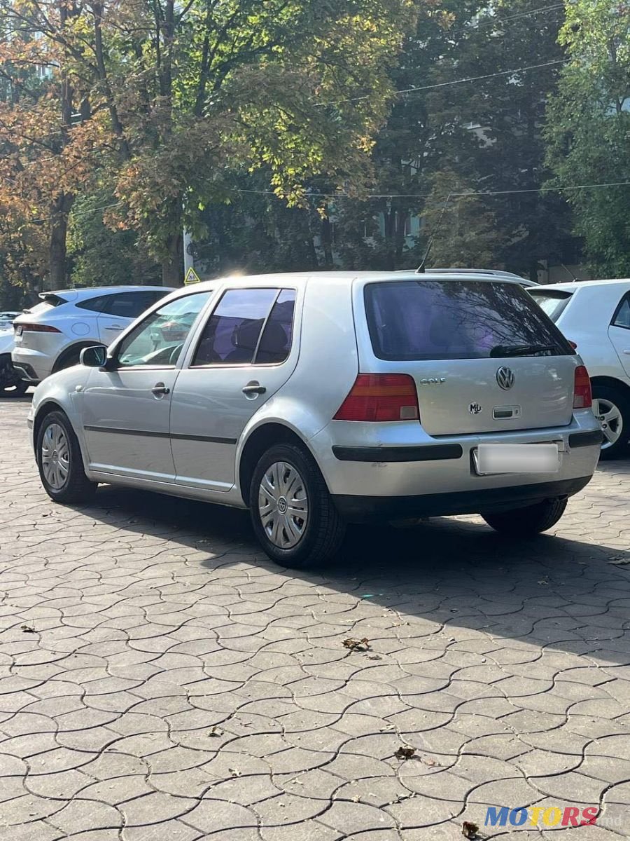 2002' Volkswagen Golf photo #5