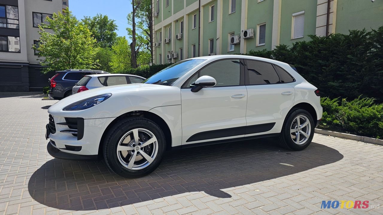 2021' Porsche Macan photo #1