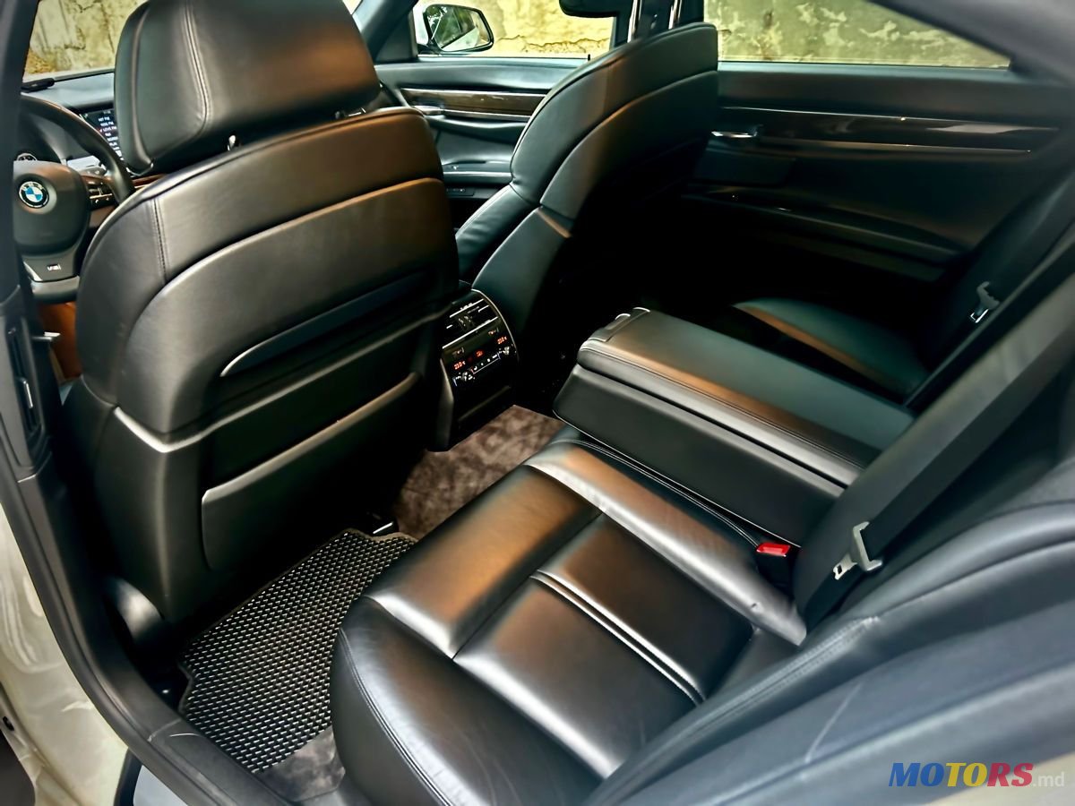 2010' BMW 7 Series photo #5