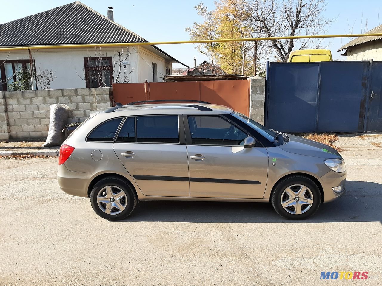 2011' Skoda Fabia photo #3