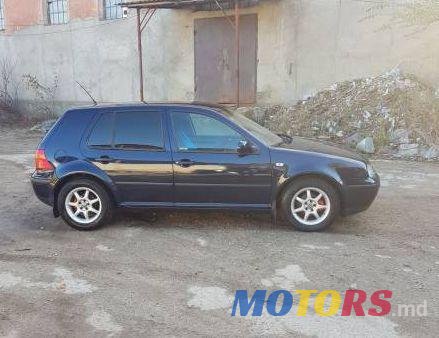 2001' Volkswagen Golf photo #3
