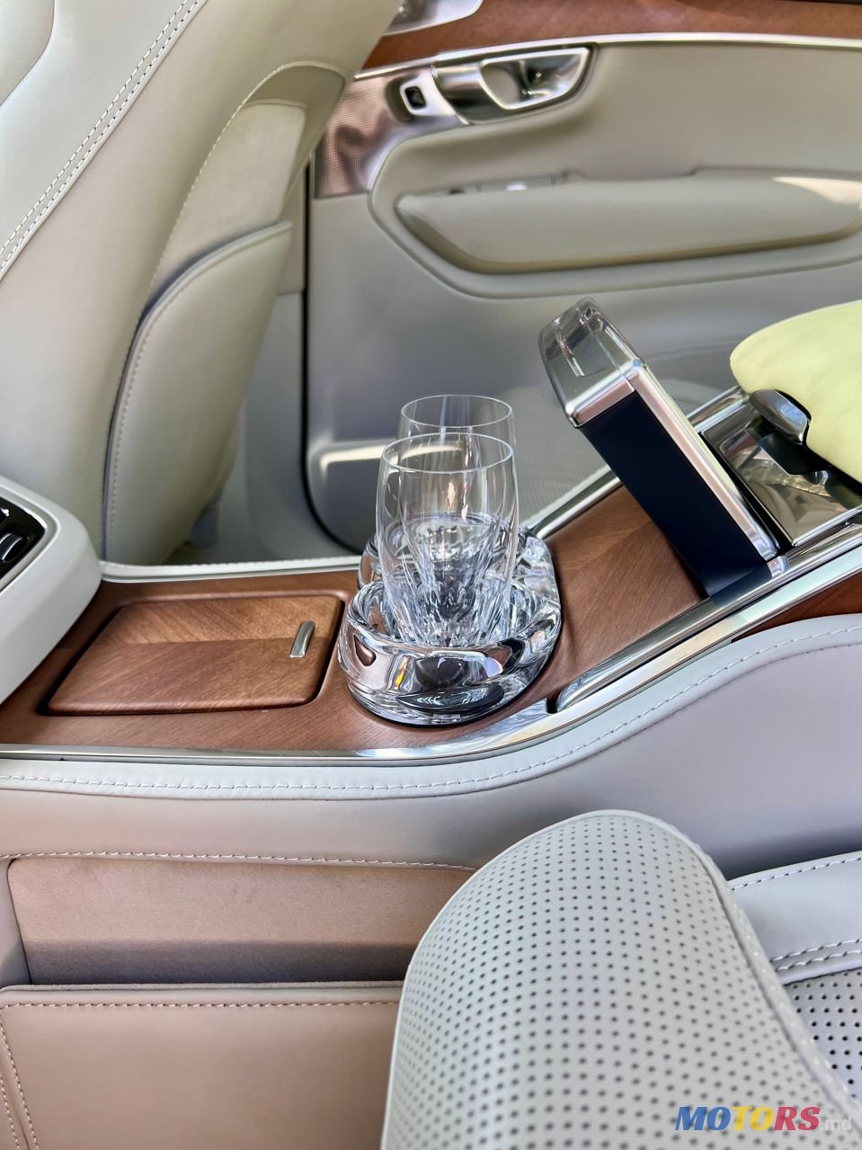 2017' Volvo XC90 photo #2