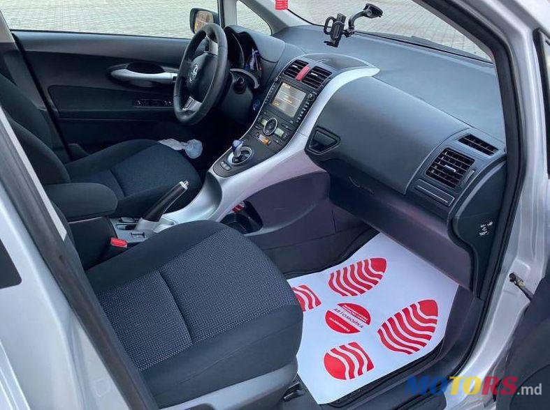 2010' Toyota Auris photo #4