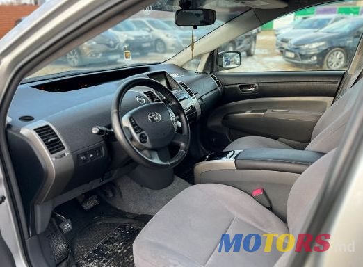 2008' Toyota Prius + photo #5