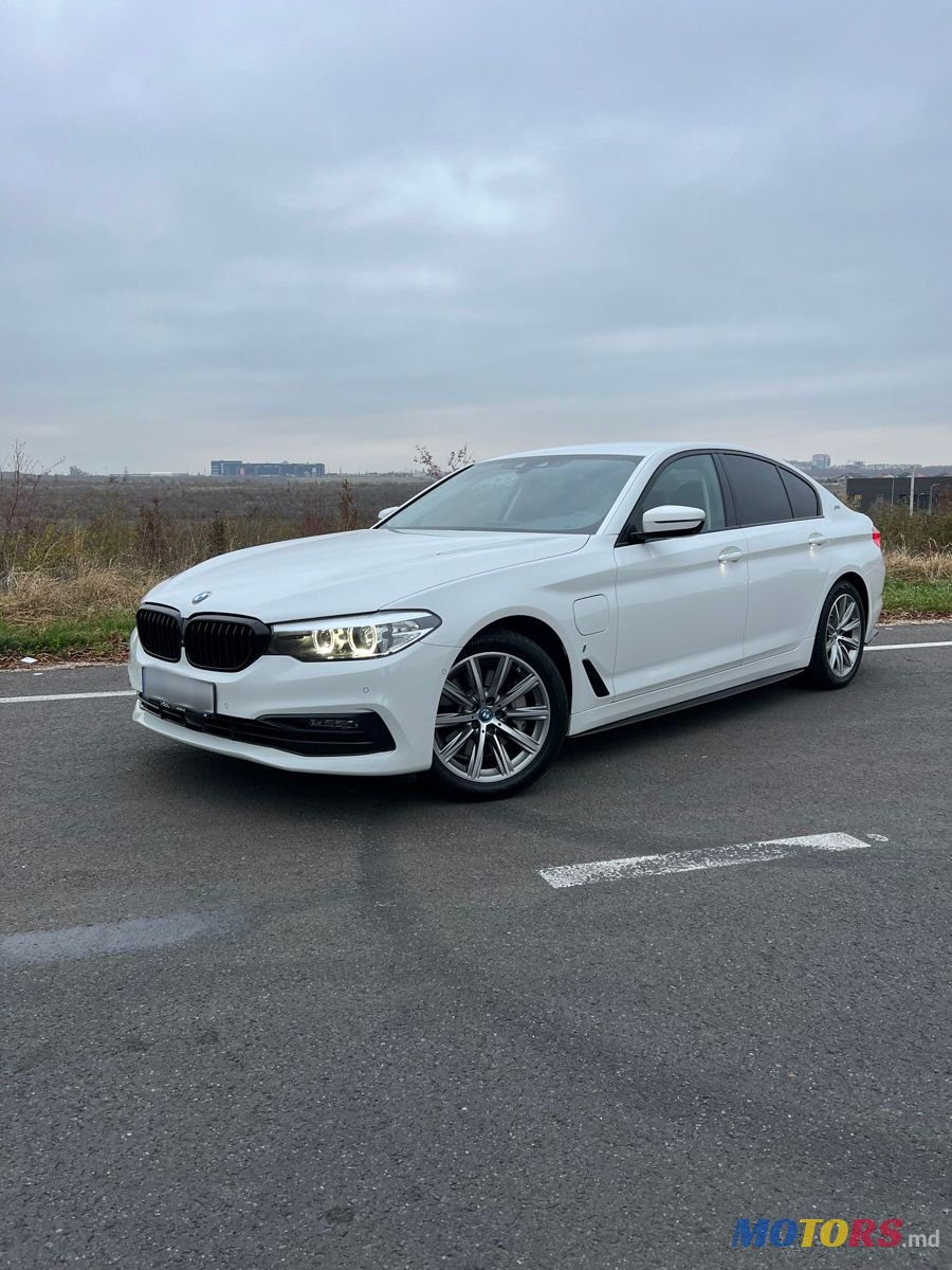 2019' BMW 5 Series photo #4