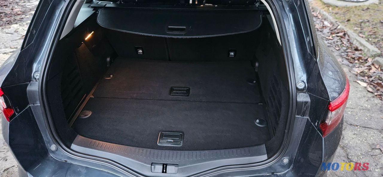 2020' Renault Megane photo #4