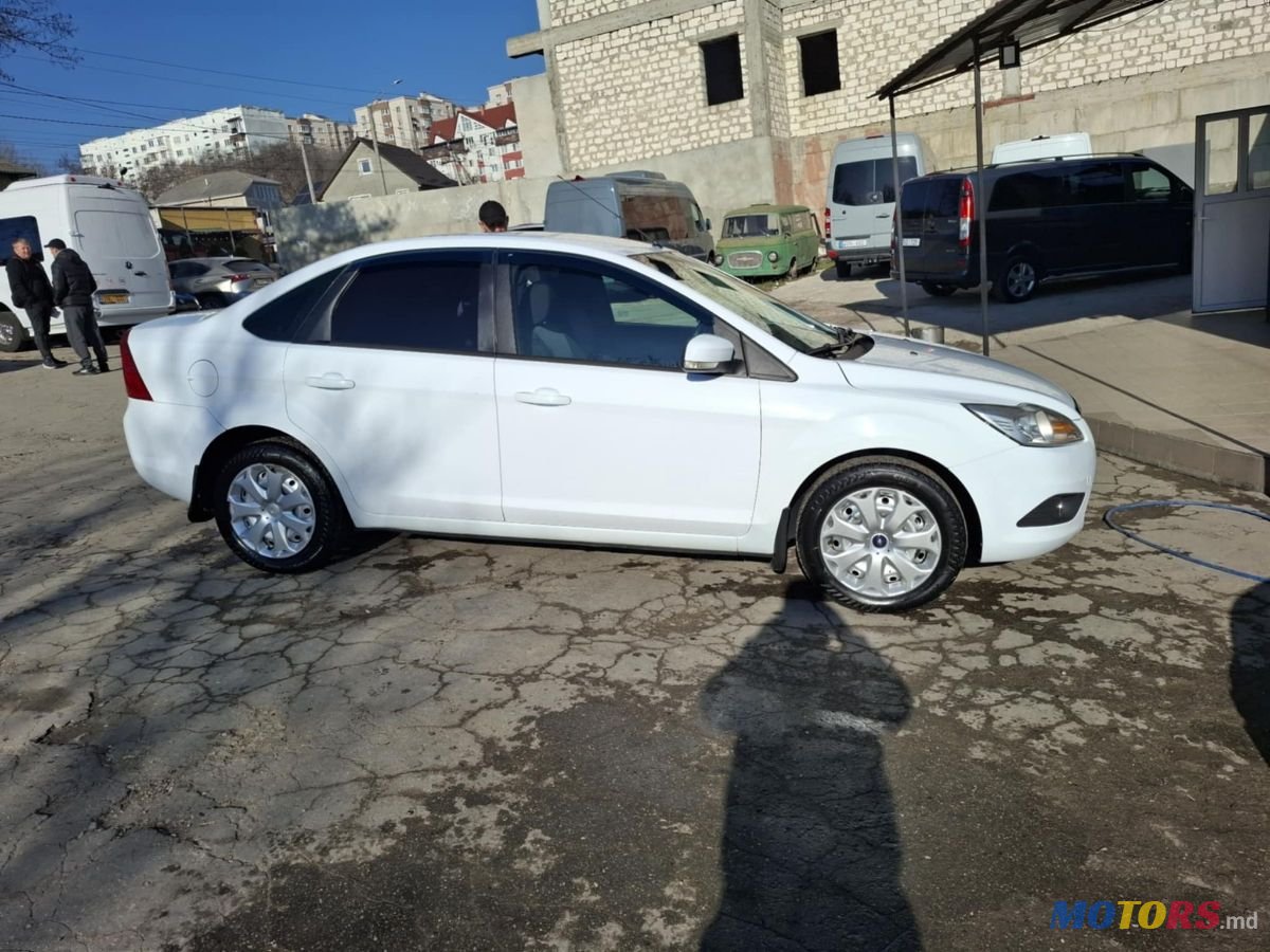 2011' Ford Focus photo #2