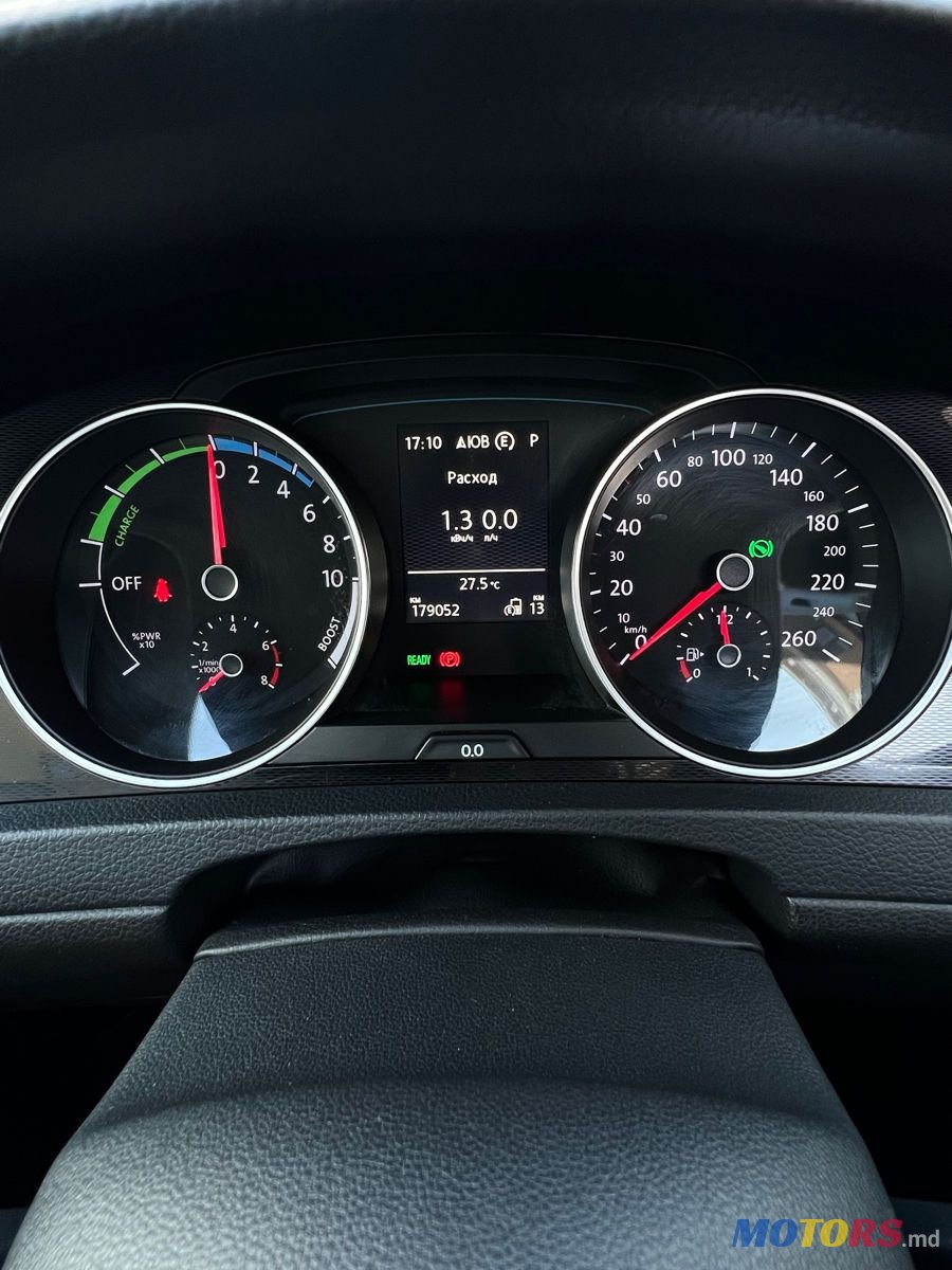 2015' Volkswagen Golf photo #5