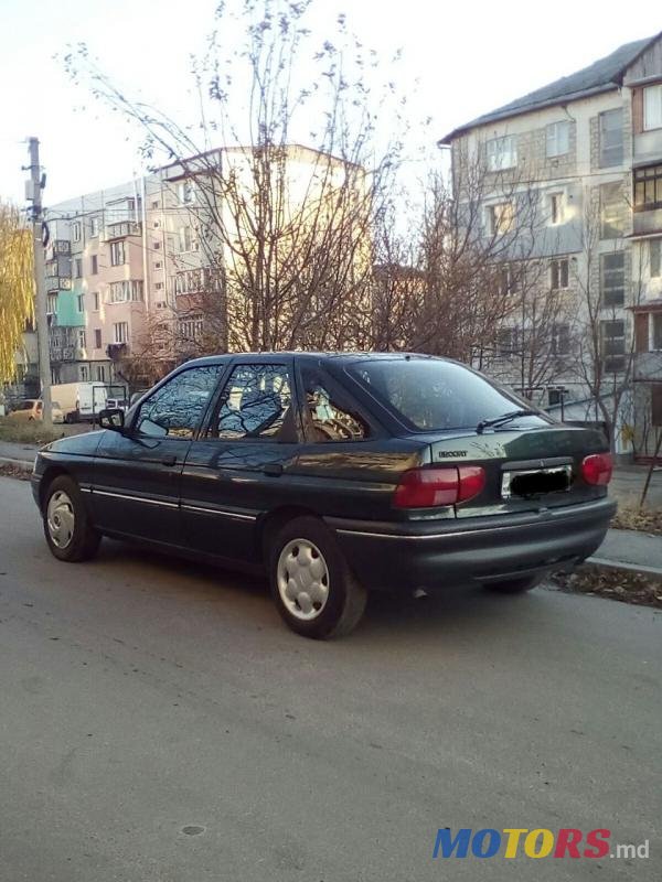 1994' Ford Escort photo #1