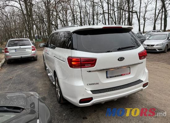 2019' Kia Carnival photo #3