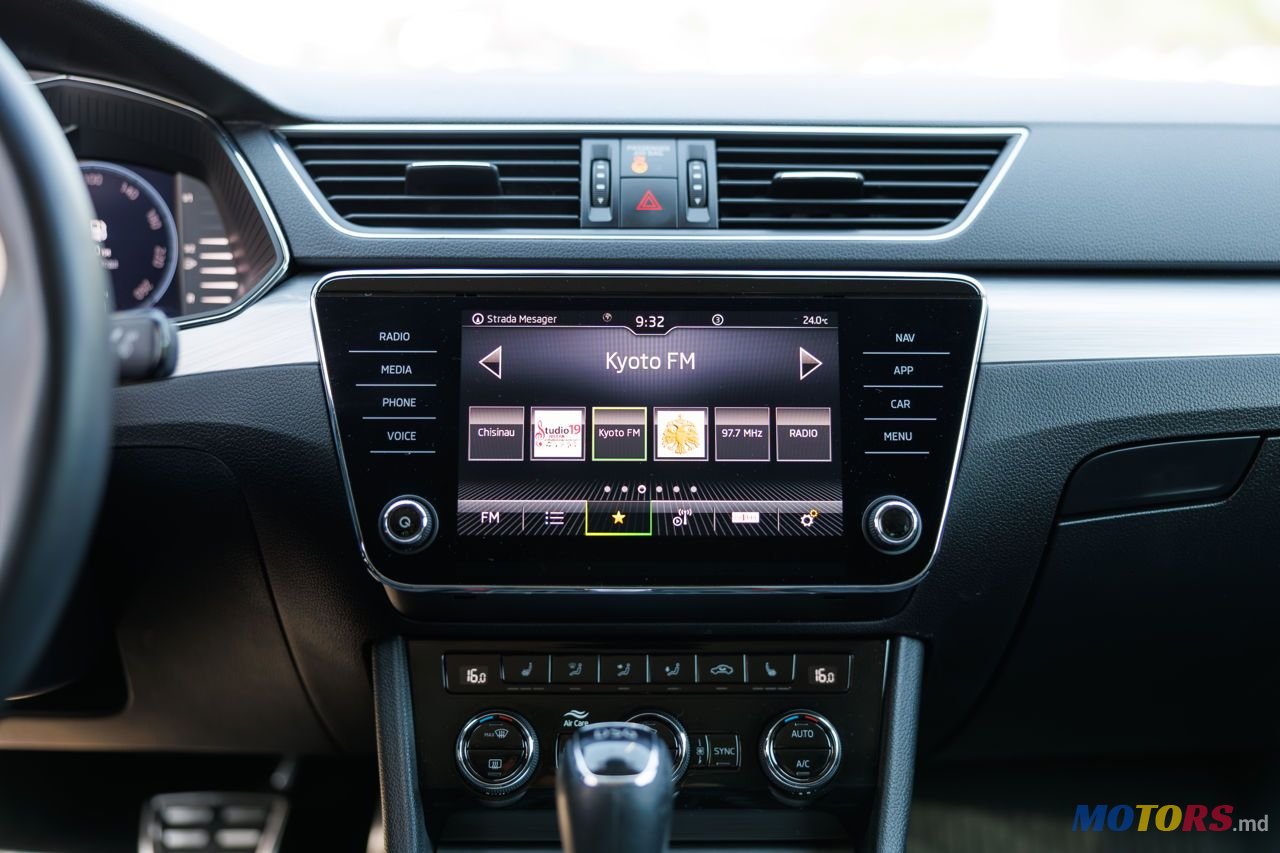 2022' Skoda Superb photo #3