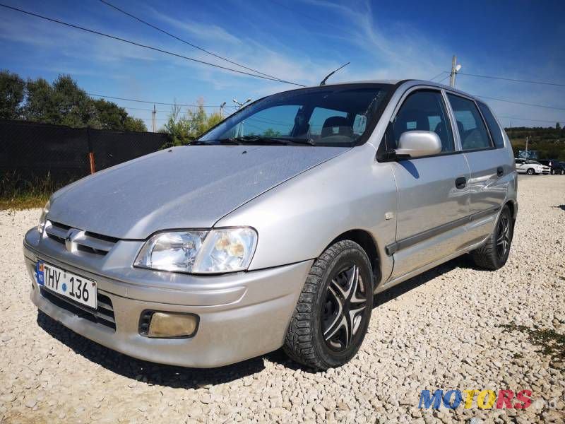 2002' Mitsubishi Space Star photo #1