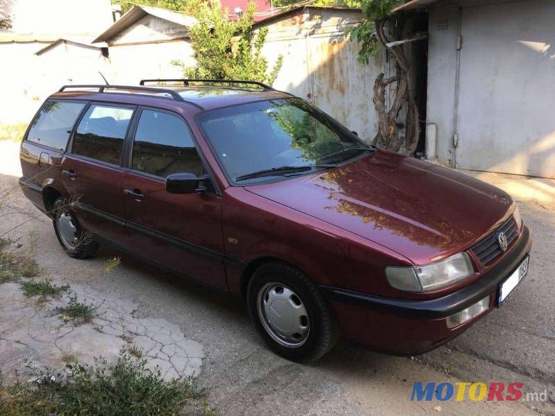 1995' Volkswagen Passat photo #1